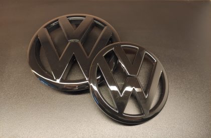 Volkswagen VW Golf 6 MK6 - Coppia Stemma Logo - Anteriore Posteriore - Nero Lucido